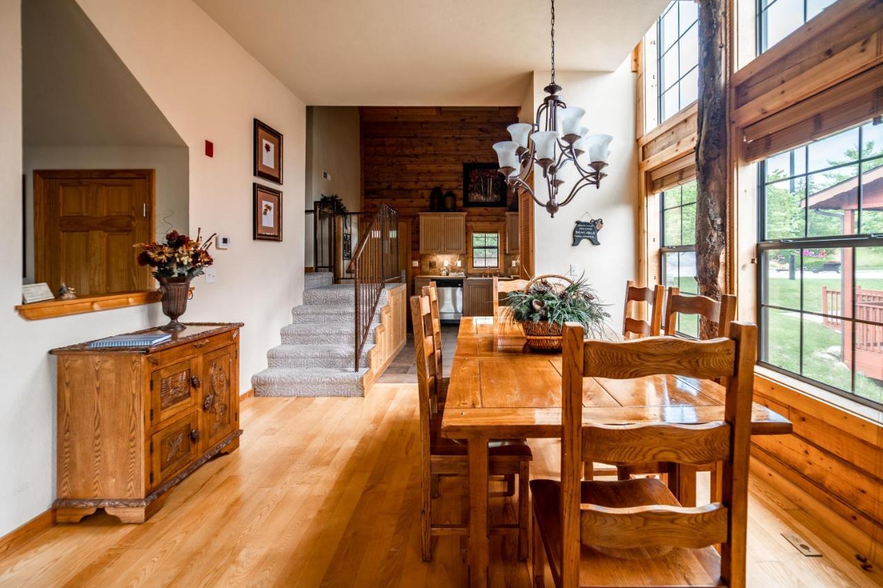 Three-Bedroom Cabin,1066679998:JPEG