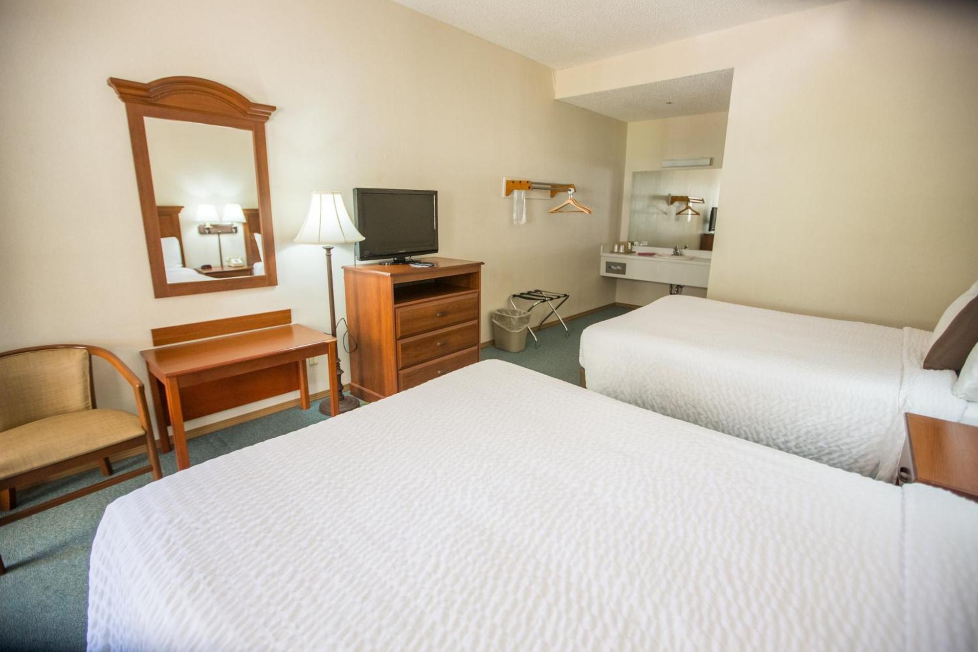 Deluxe Queen Room Two Queen Beds Disability Accessible