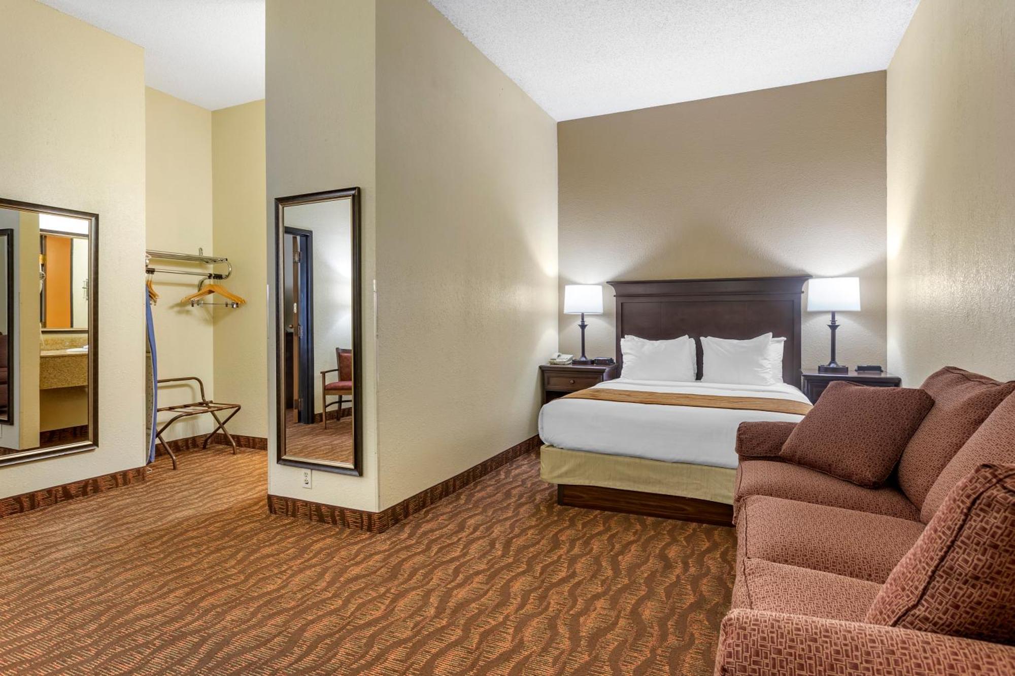 Queen Suite Two Queen Beds Non-Smoking
