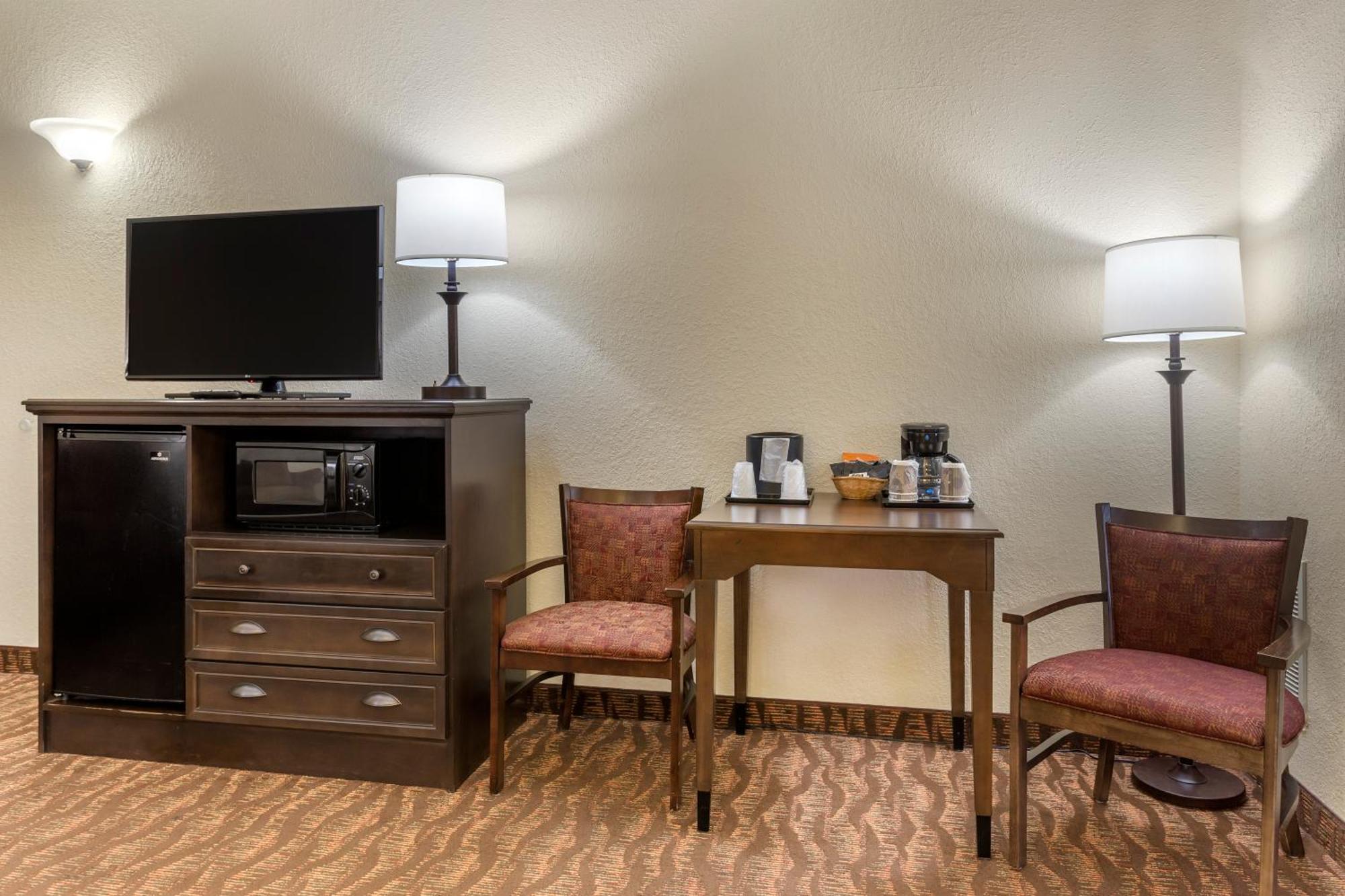 Queen Suite Two Queen Beds Non-Smoking