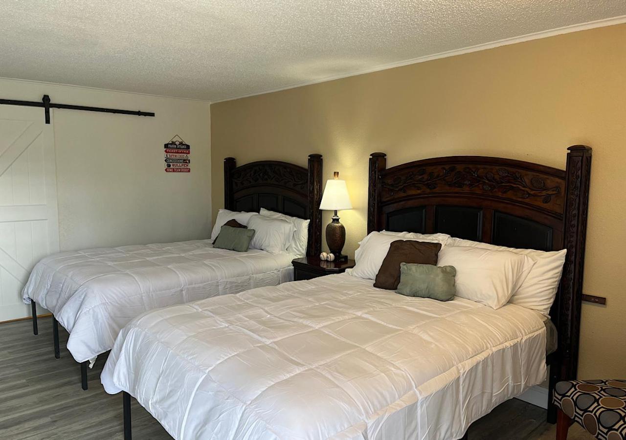 Standard Queen Room