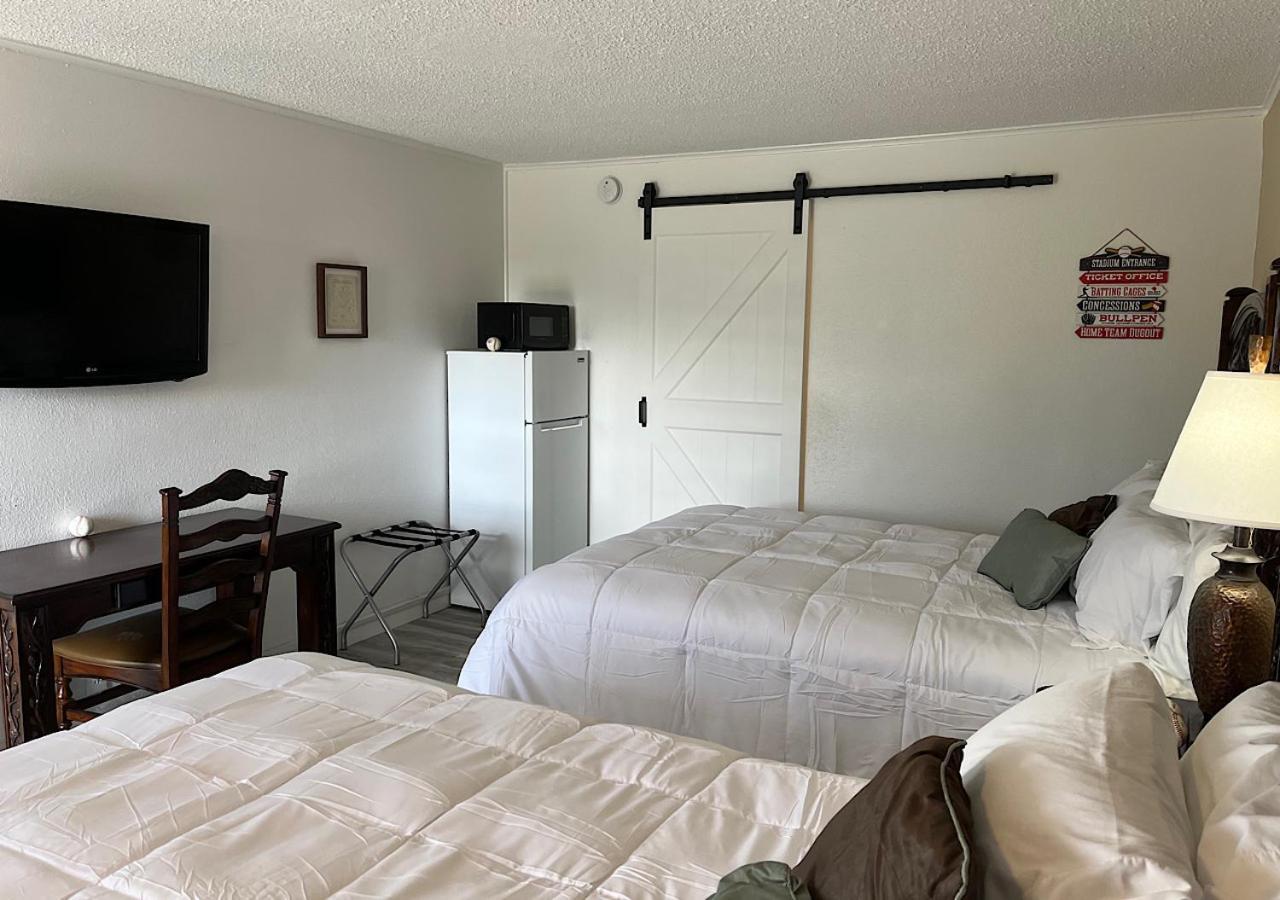 Standard Queen Room
