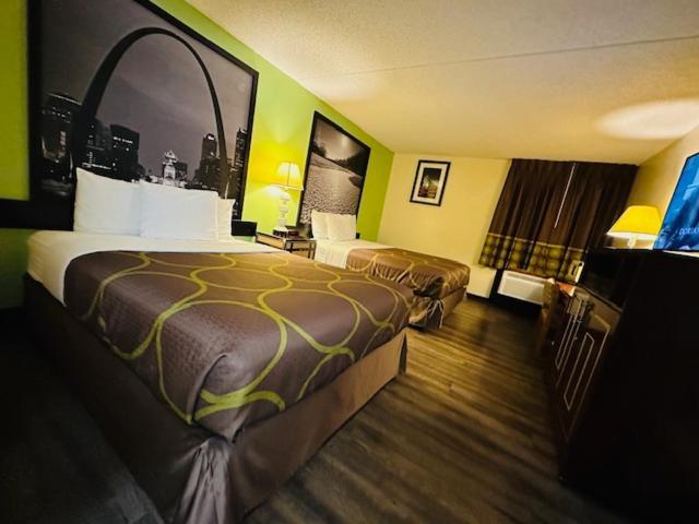 Queen Room Two Queen Beds Non-Smoking