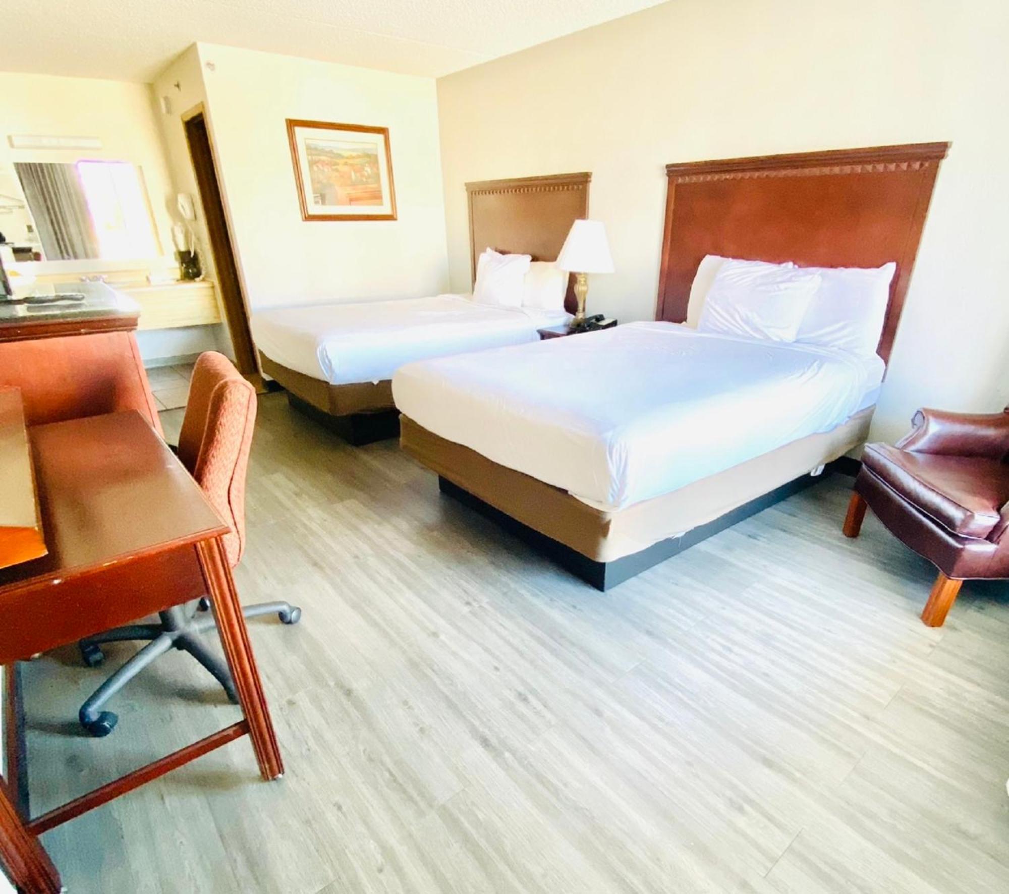 Queen Room Two Queen Beds Non-Smoking