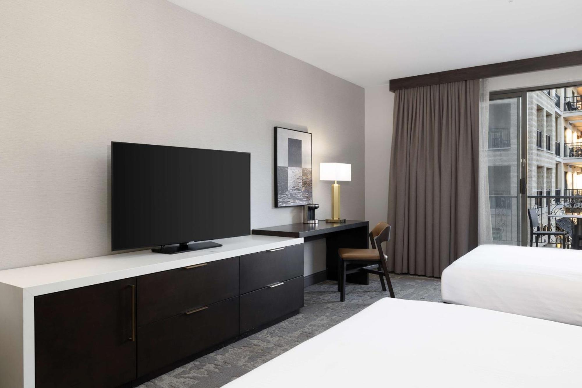 Superior Queen Room Two Queen Beds Fountain View