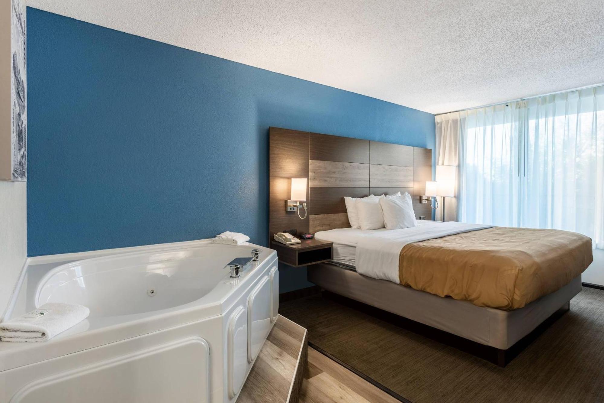 King Room Spa Bath
