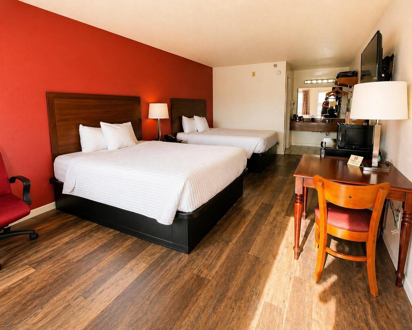 Queen Room Two Queen Beds Ground Floor