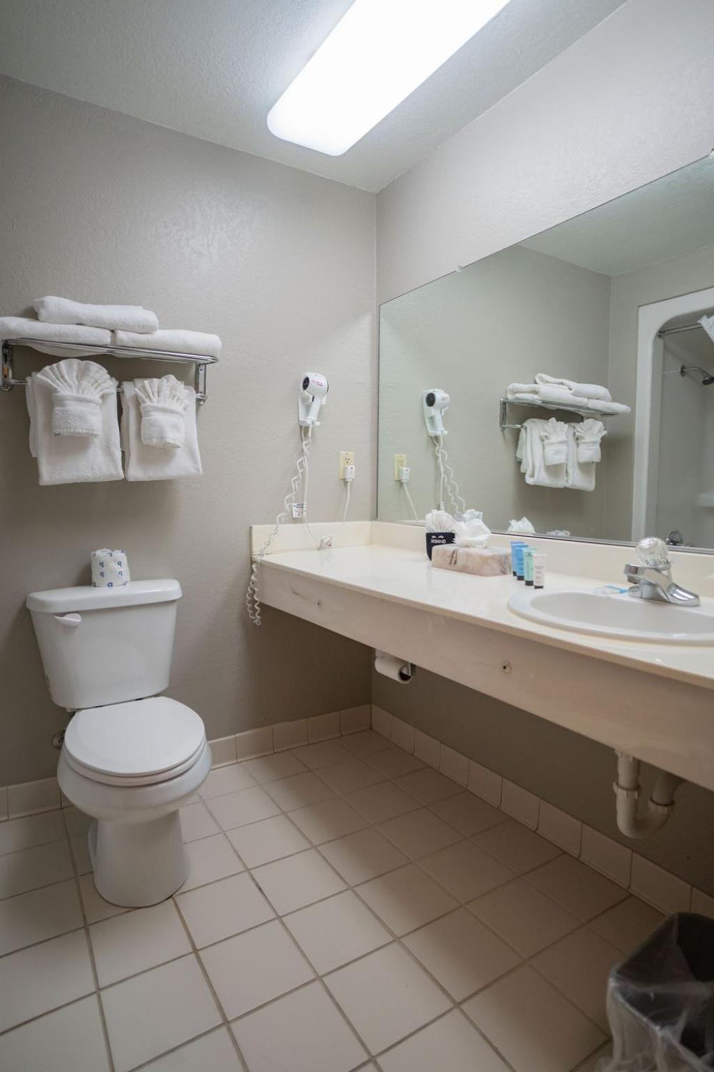 King Suite Jacuzzi