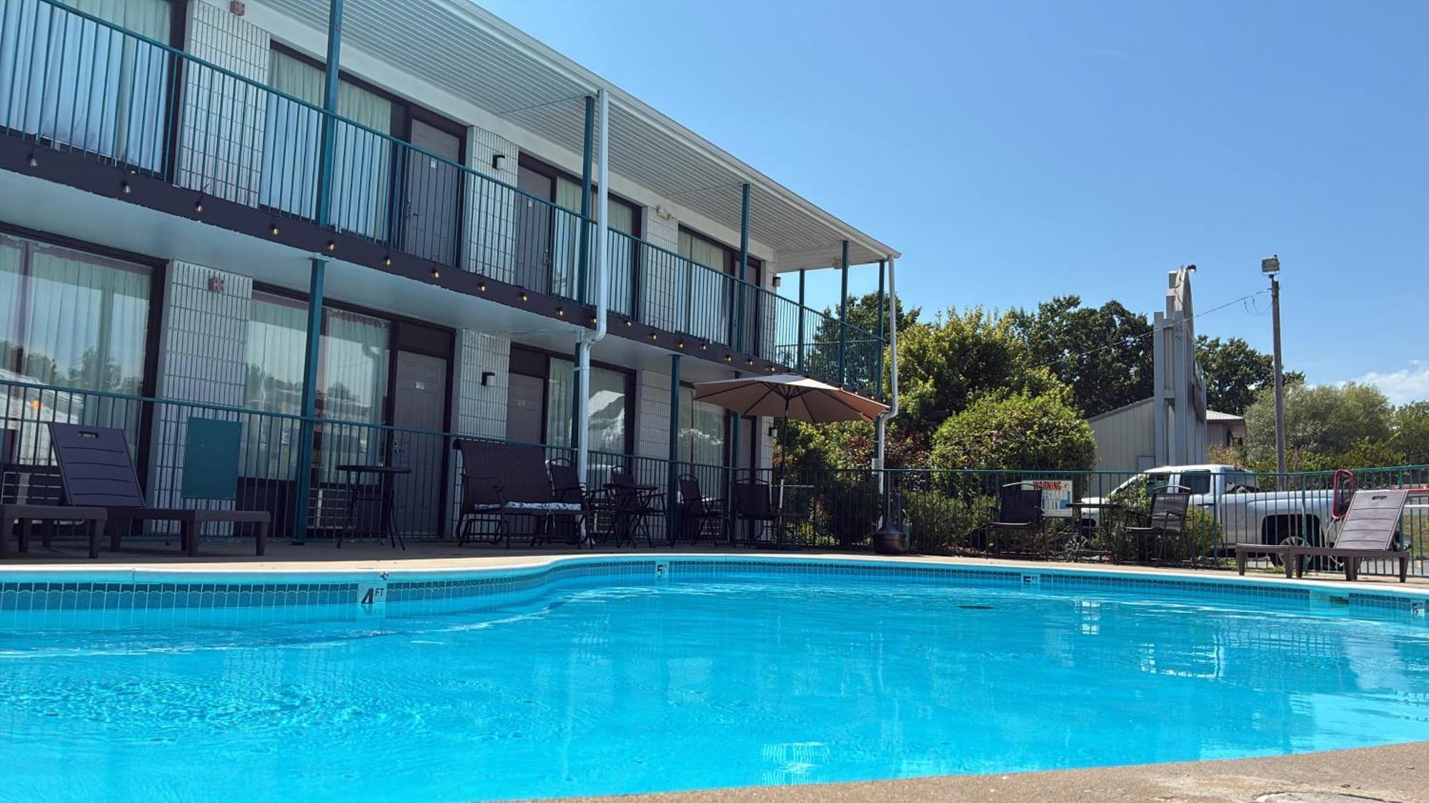 Queen Room Pool View