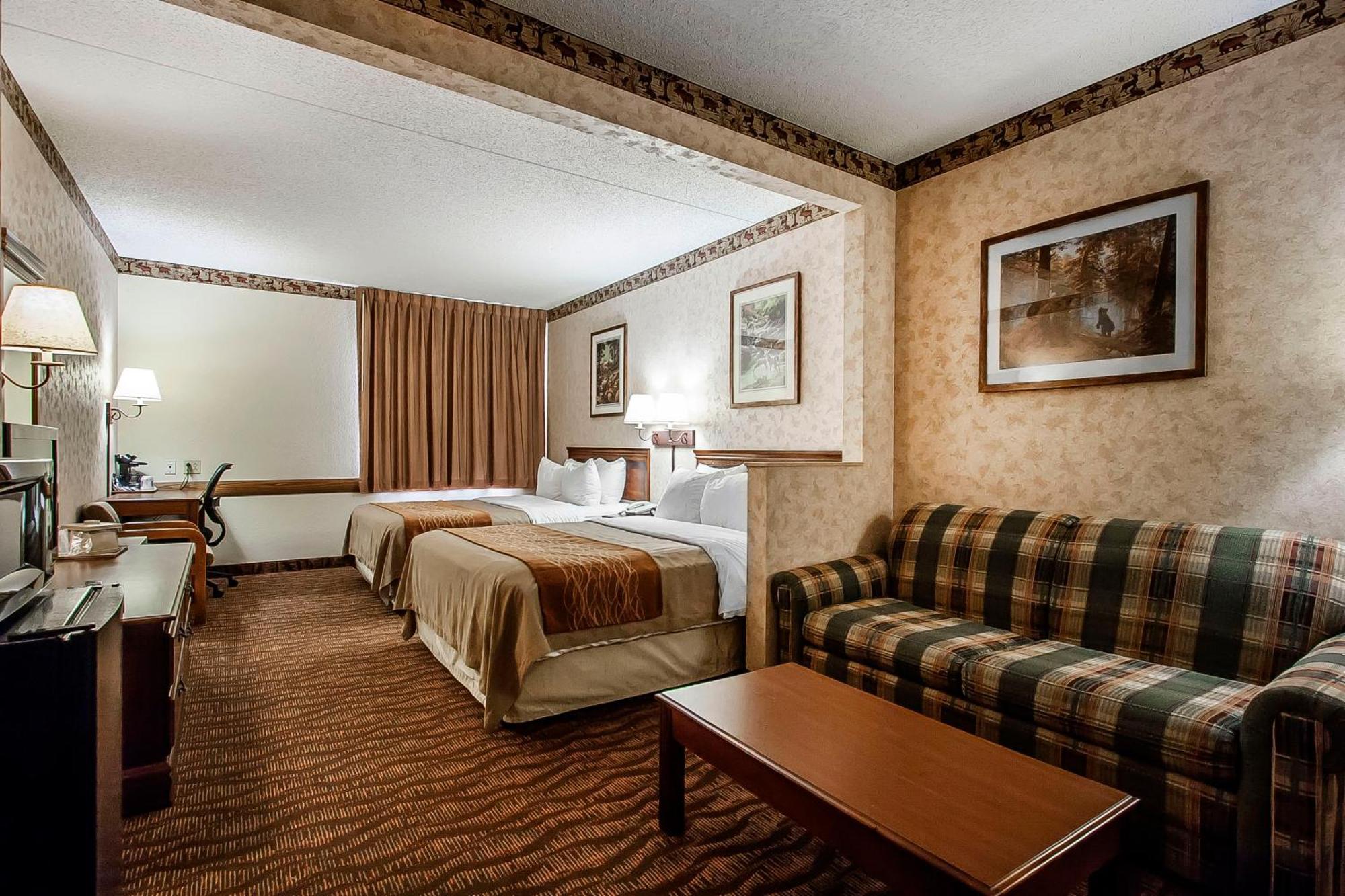Queen Suite with Two Queen Beds - Non-Smoking