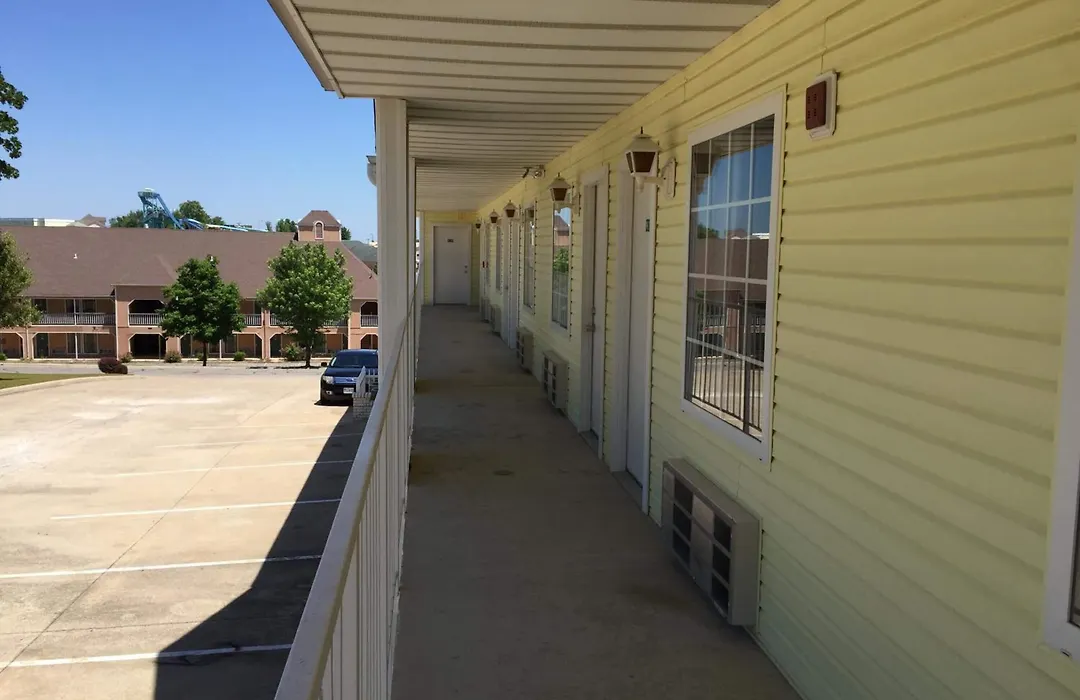 Spinning Wheel Inn-1