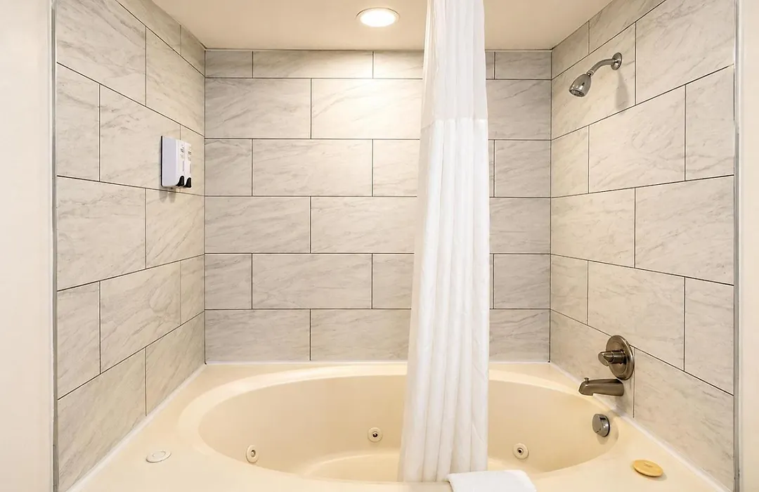 Carriage House Inn-1
