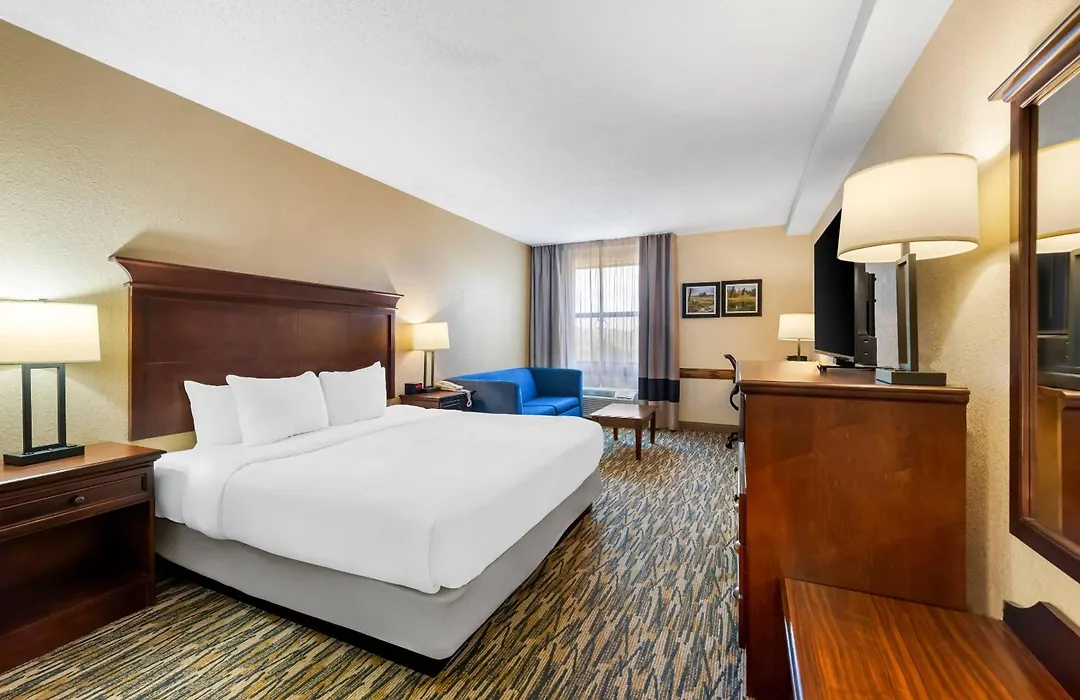 Comfort Inn & Suites Branson Meadows-1