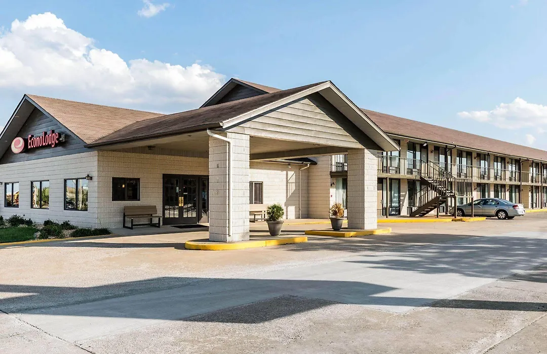 Econo Lodge Inn & Suites Branson Shepherd Of The Hills Expy-1