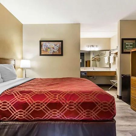Econo Lodge Inn & Suites Branson Shepherd Of The Hills Expy-2